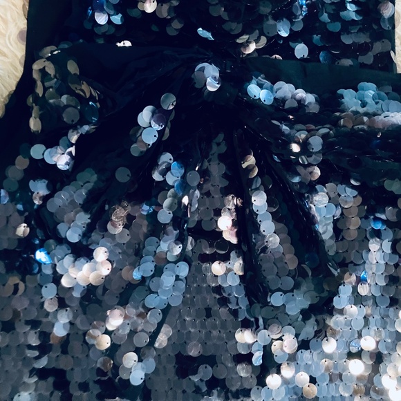 1960s-Style Black Sequin A-Line Minidress with Oversized Matching Bow - Picture 3 of 6